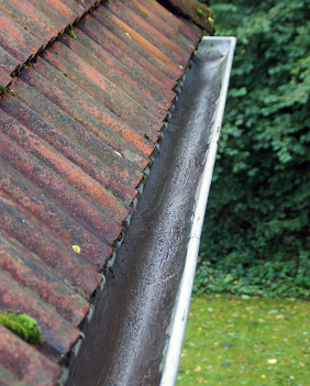 Dachrinne nachher Dachrinnenreinigung nachher Ortenau